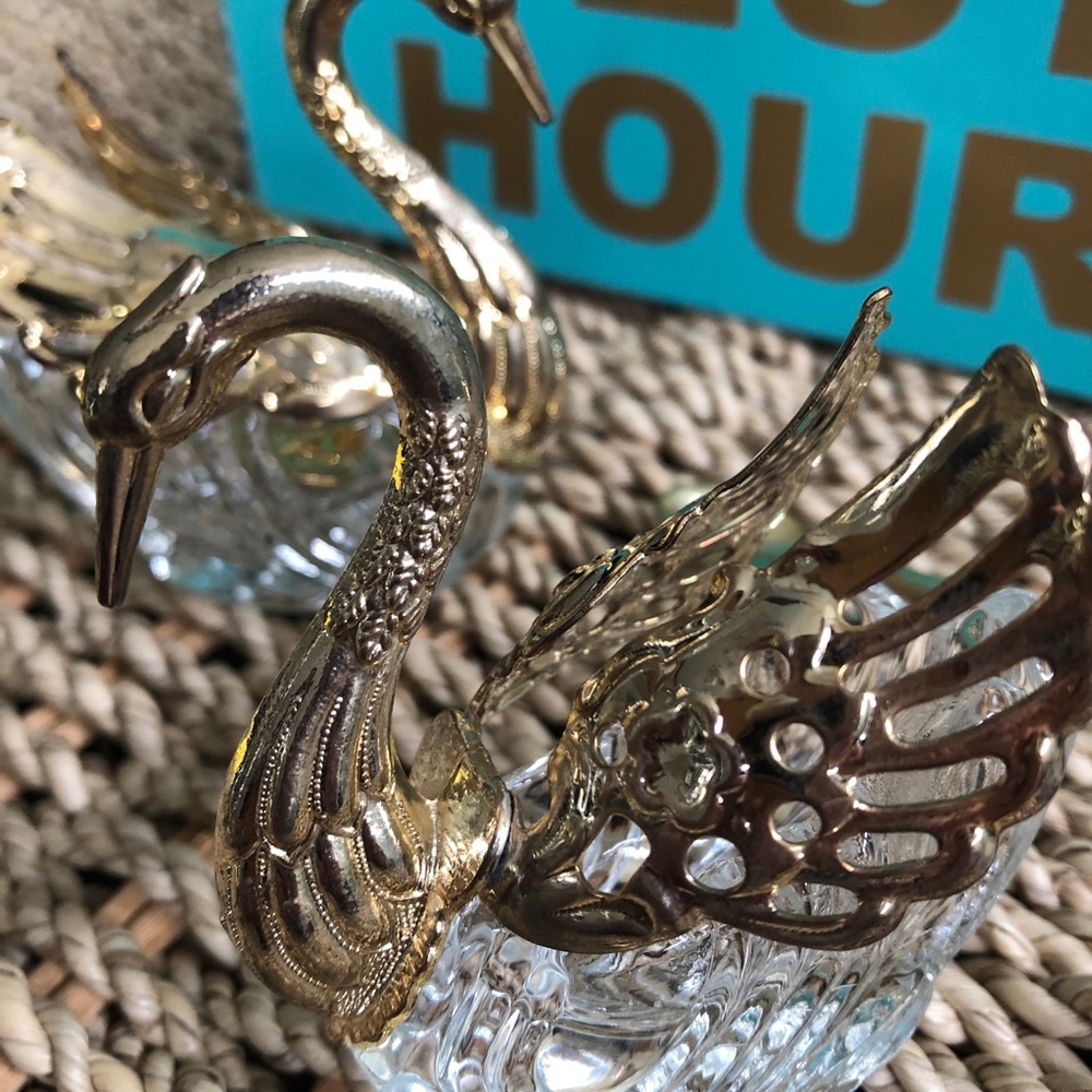 Vintage set of gold plated 24 karat salt and pepper swans with spoons - Picture 5 of 8